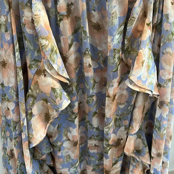 ASTR the Label Noya Floral Maxi Dress in Iris Blue Blush - Picture 7 of 12